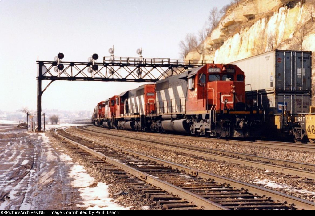 Eastbound unit sulfur loads
